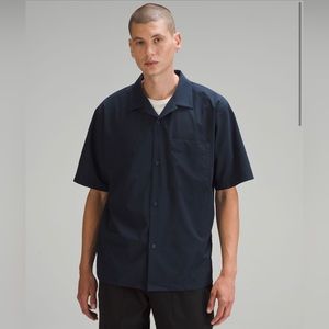 Lululemon NWT Airing Easy Camp Collar SS Shirt Stretch Solid Navy Blue XL
